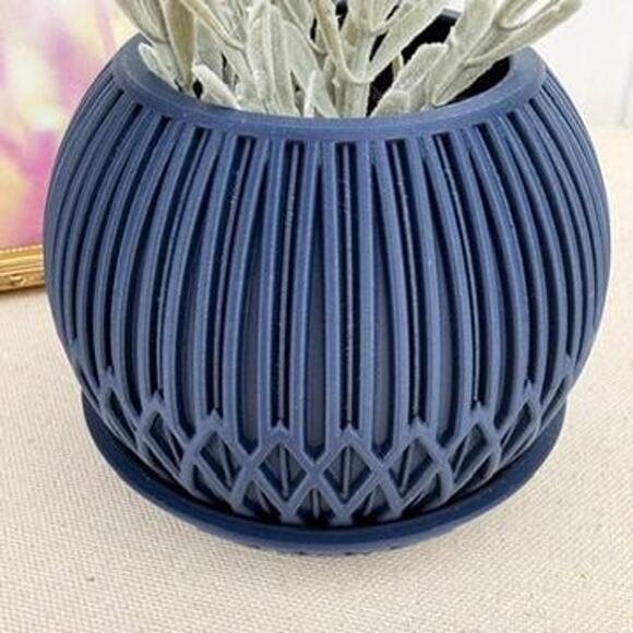 The Zyra Planter, Indoor Flower Pot, Tabletop Planter, Ribbed Lattice Pattern - Picture 2 of 9